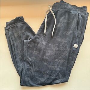 Vuori Camo Performance Jogger - Size M